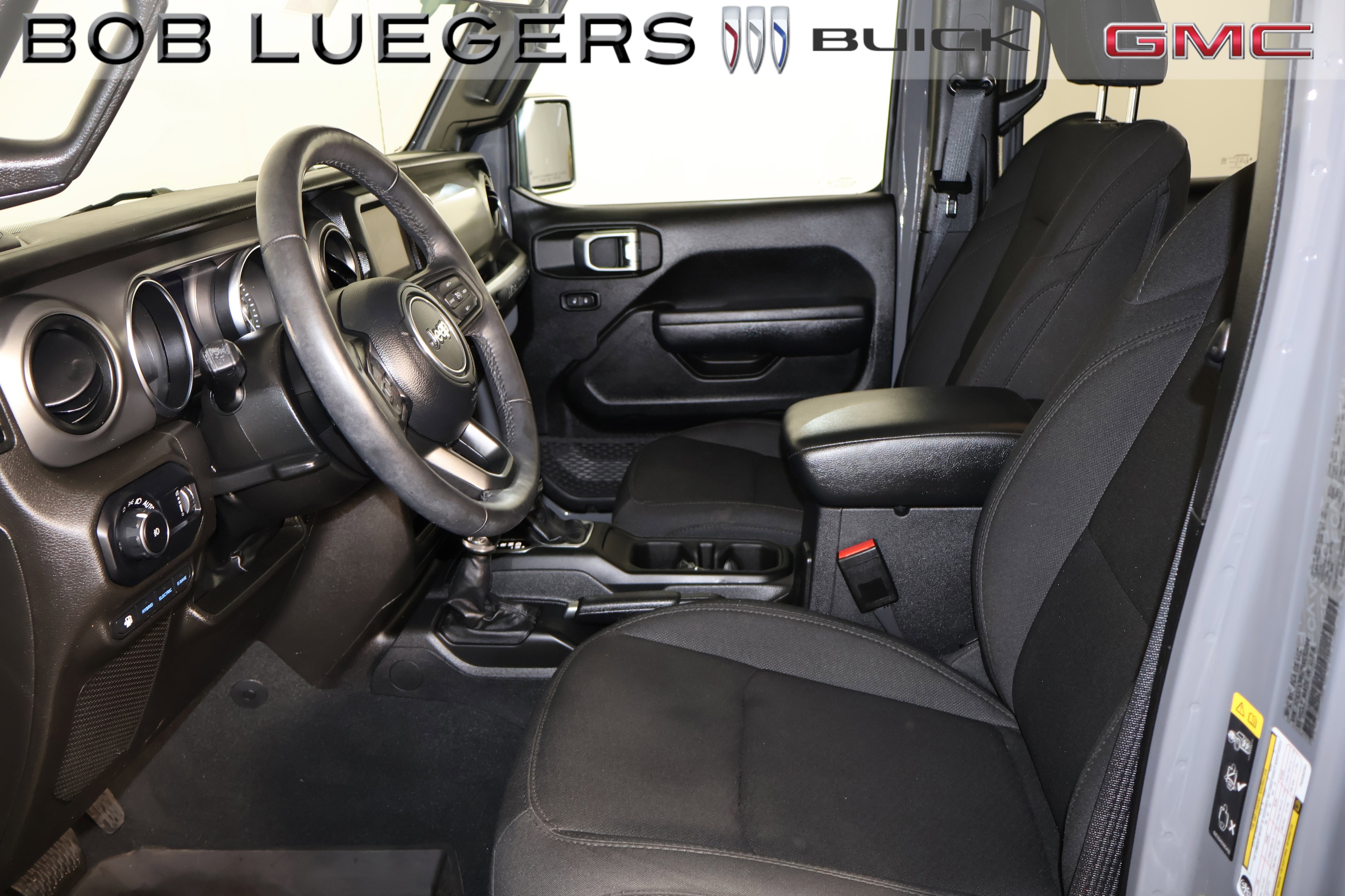 Used 2023 Gray Jeep 4x4 image 7