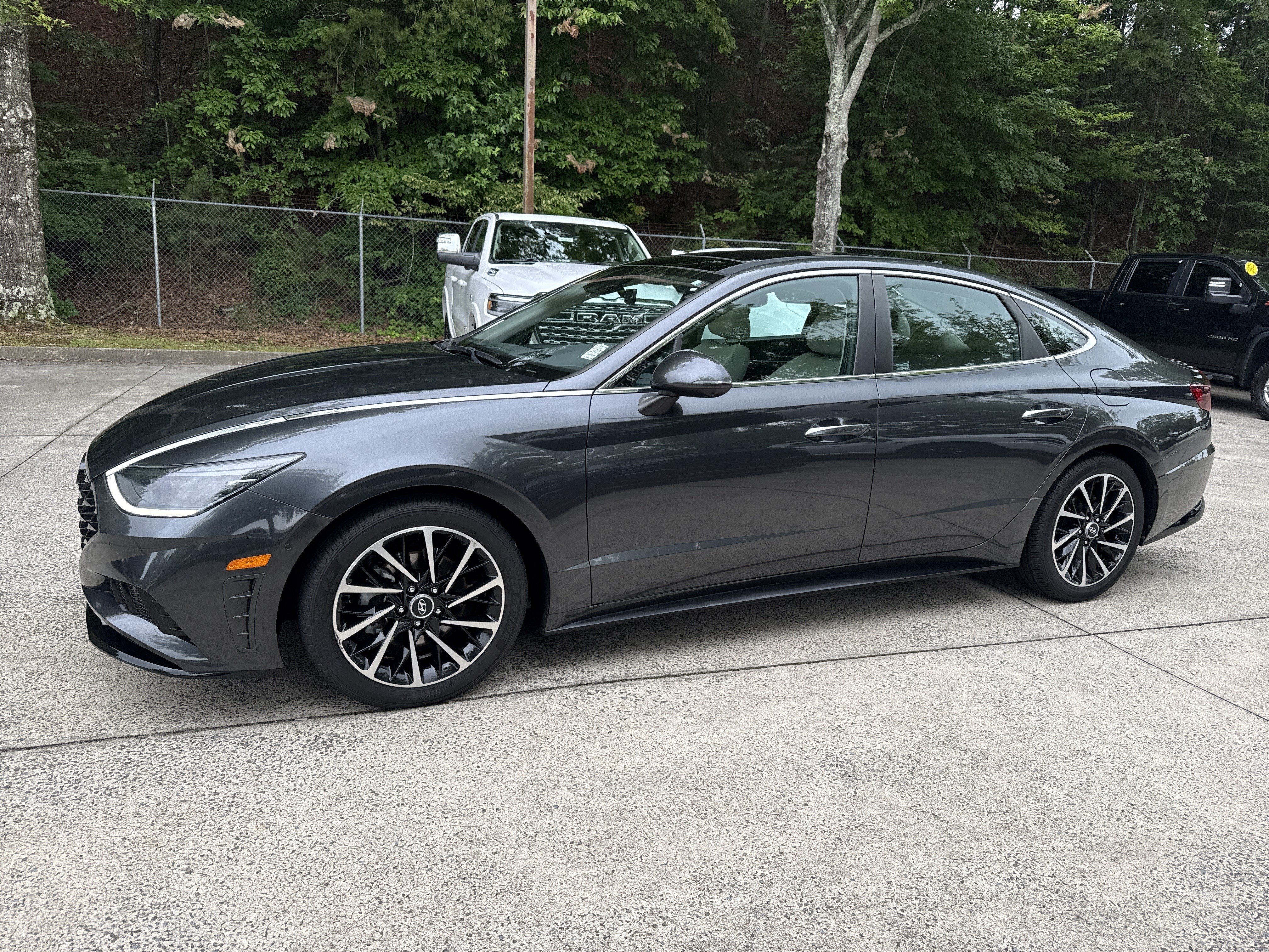 Used 2021 Portofino Gray Hyundai Limited image 4