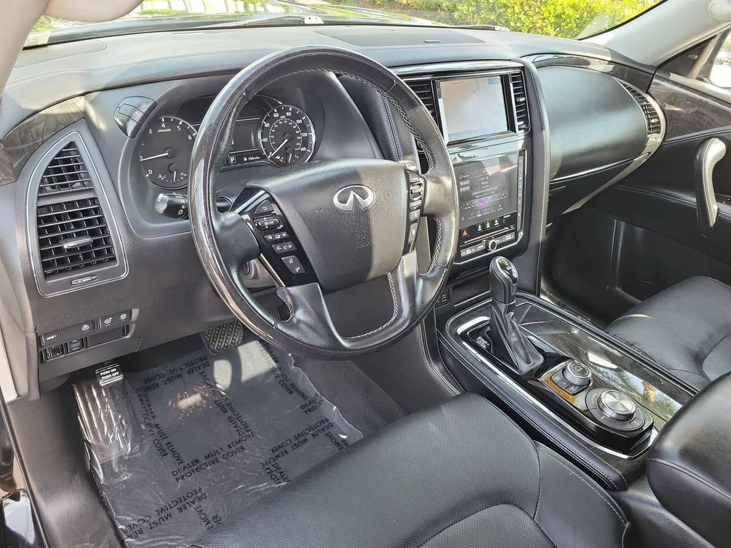 Used 2021 Black INFINITI LUXE image 19