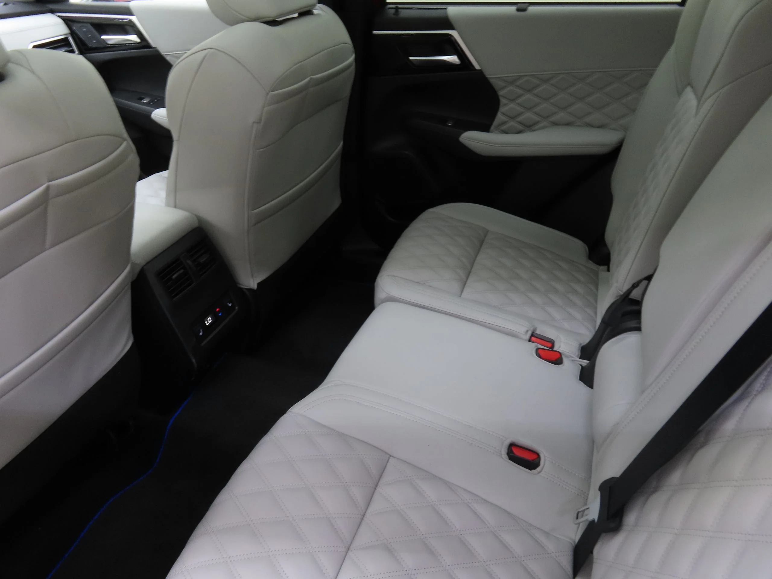 2025 Mitsubishi Outlander Plug-in Hybrid SEL - Photo 21