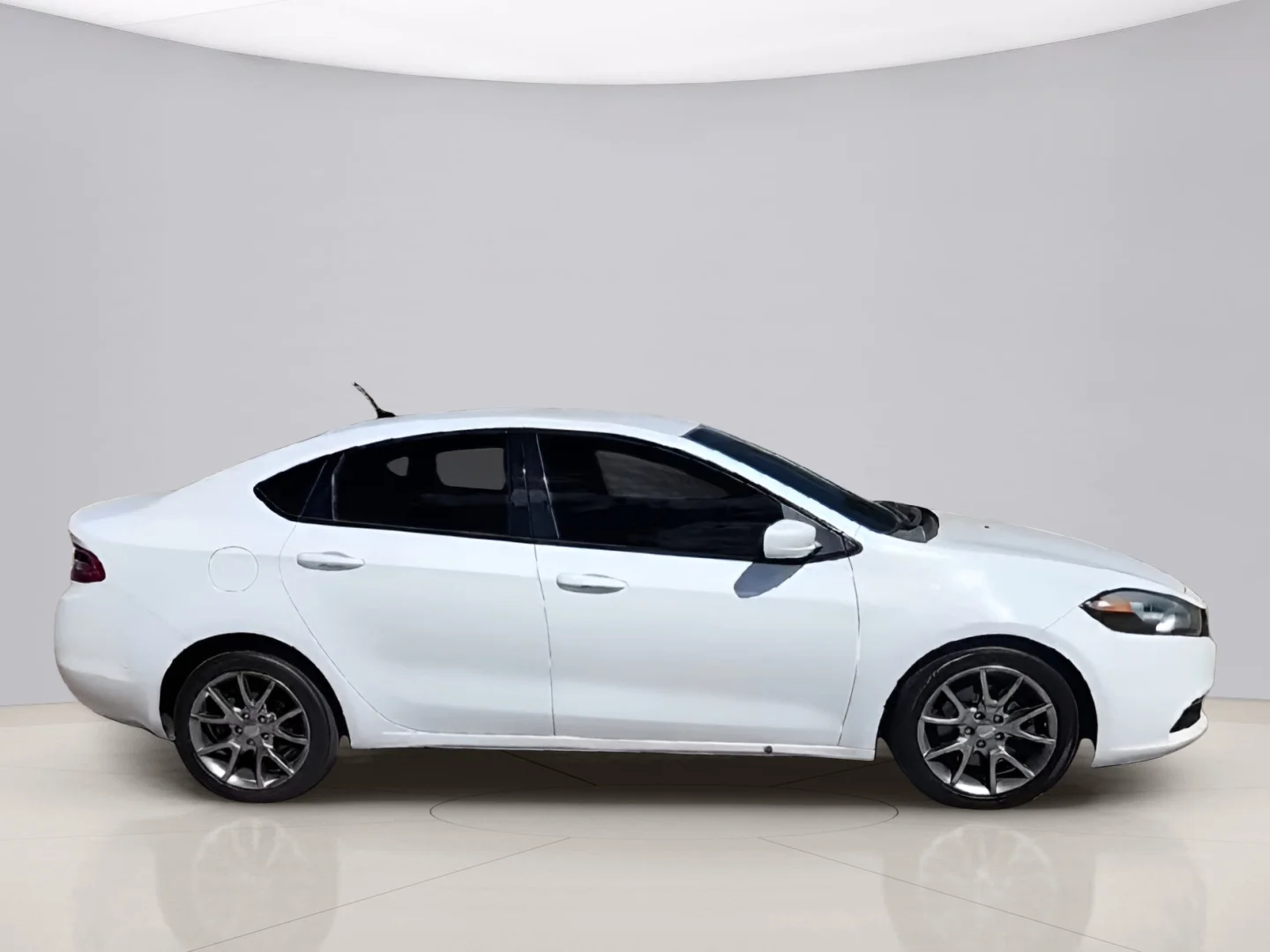 Used 2015 White Dodge SXT image 8