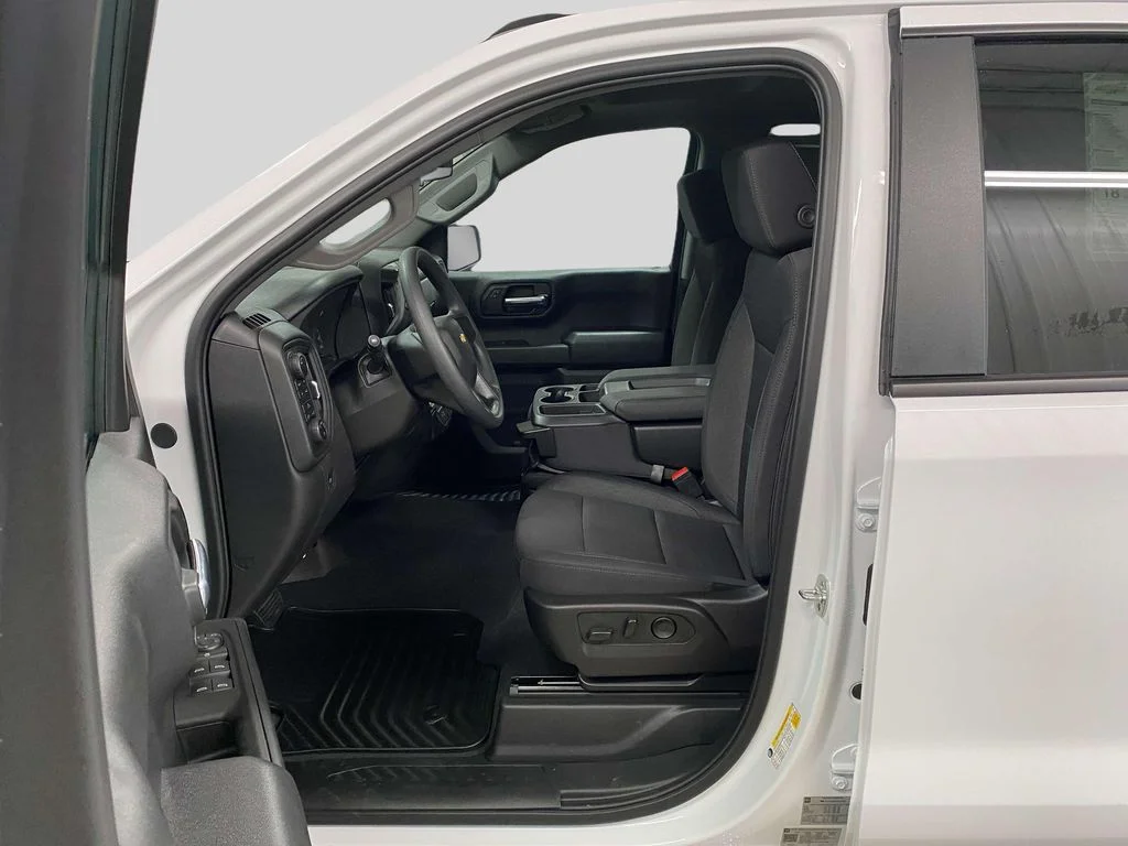 Used 2025 Summit White Chevrolet Custom image 9