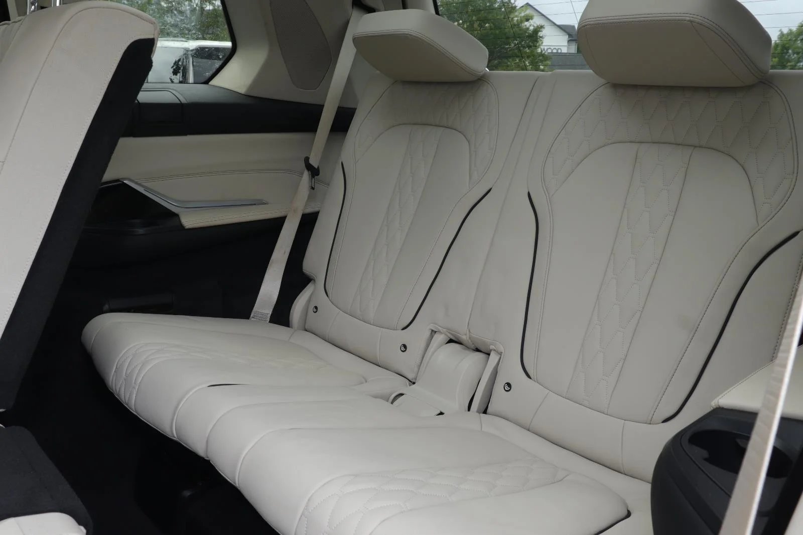 Certified Used 2024 Mineral White Metallic BMW xDrive40i image 14