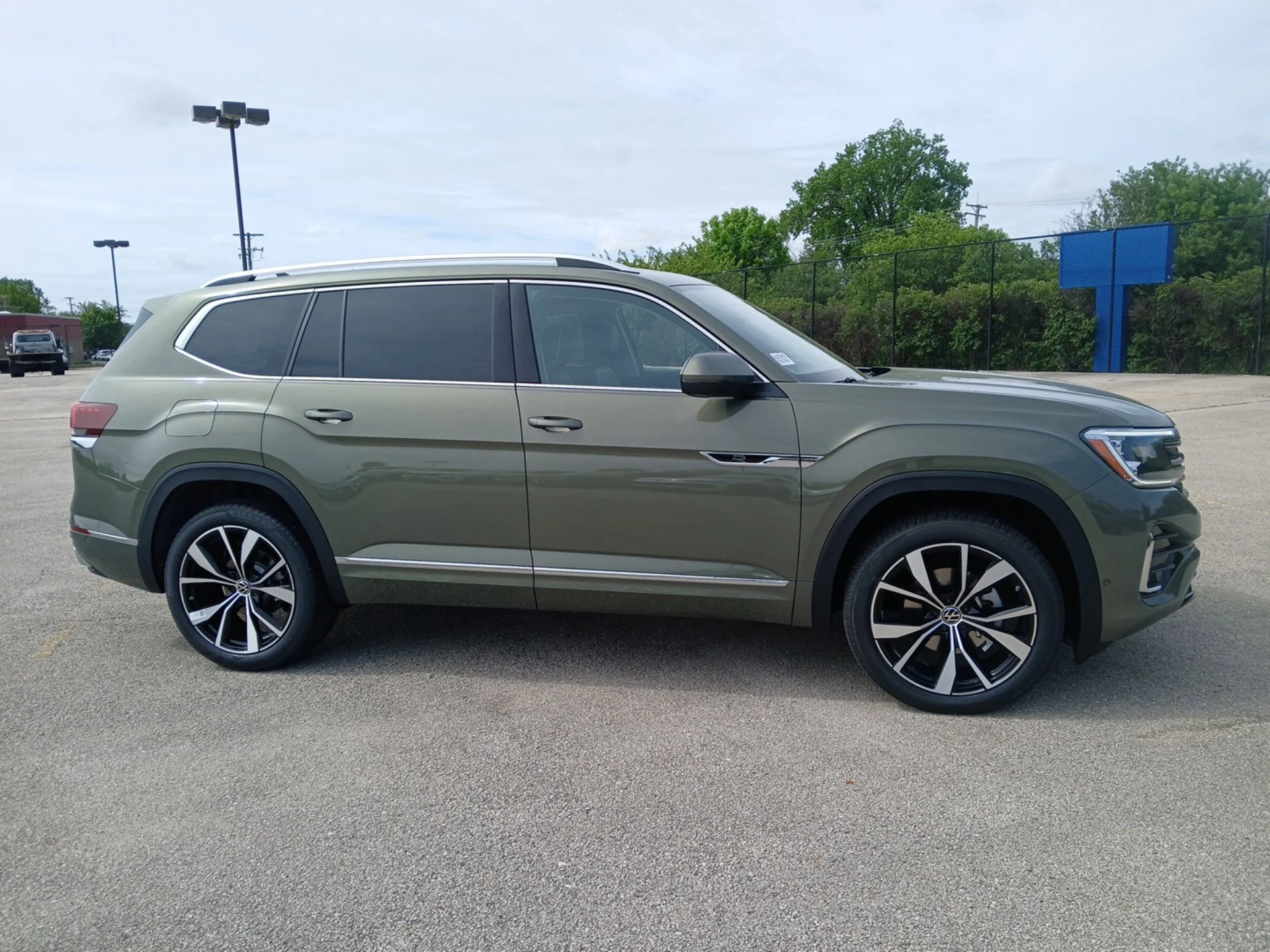 New 2026 Avocado Green Pearl Volkswagen 2.0T SEL Premium R-Line image 3