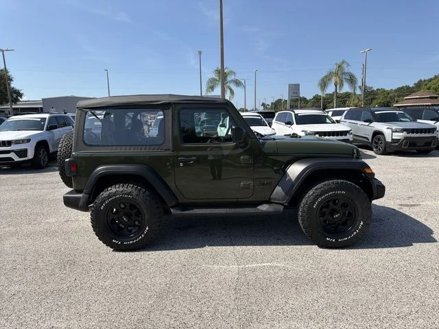 Used 2021 Green Jeep Sport image 2