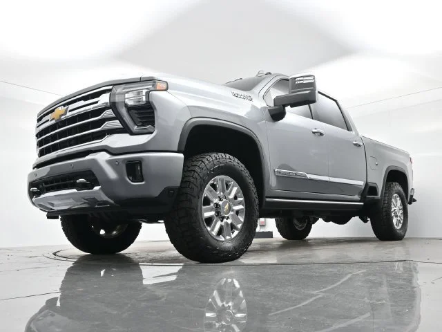 Used 2025 Sterling Gray Metallic Chevrolet High Country image 27