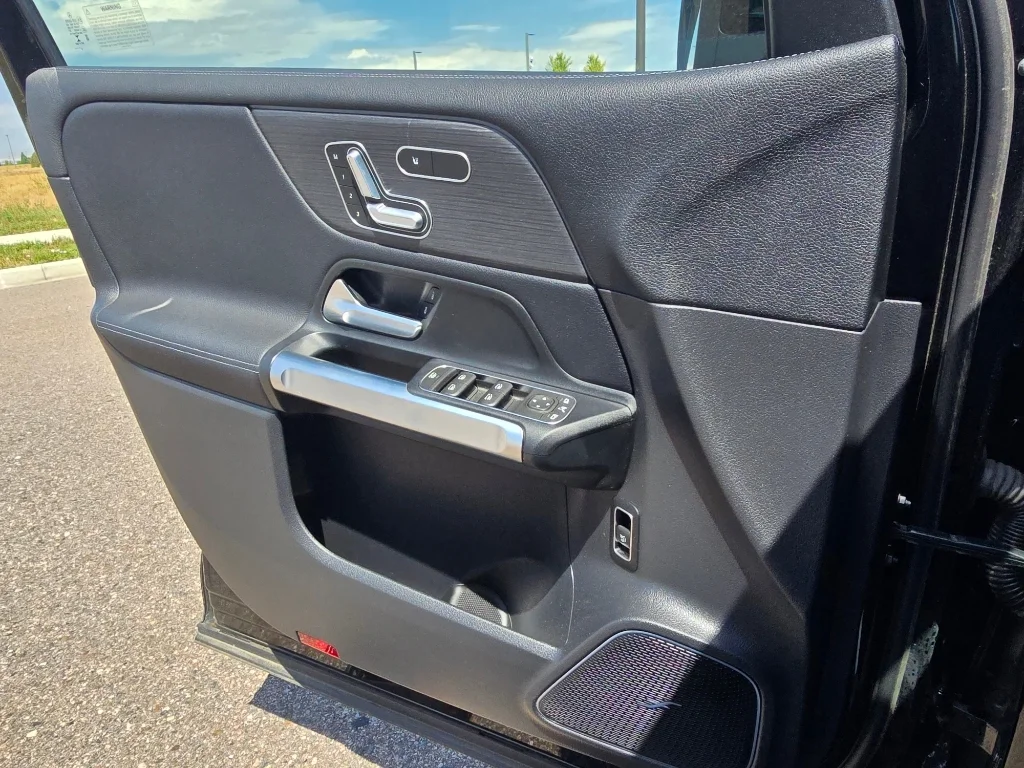 Used 2023 Night Black Mercedes-Benz EQB 350 image 19