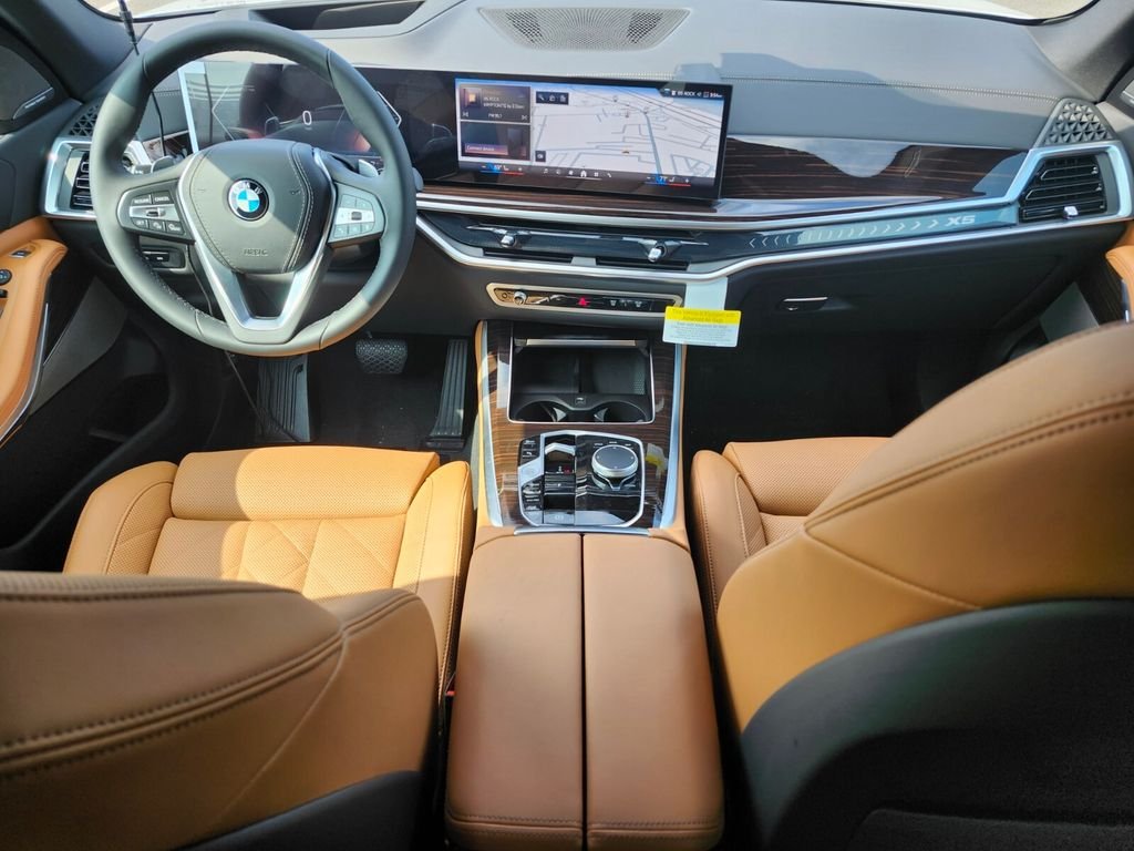 New 2026 White BMW xDrive40i image 12