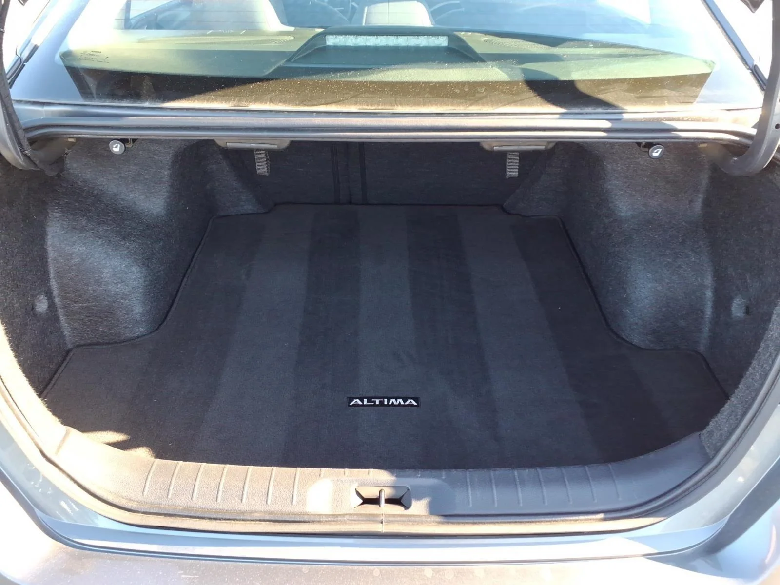 Used 2025 Gun Metallic Nissan SV image 28