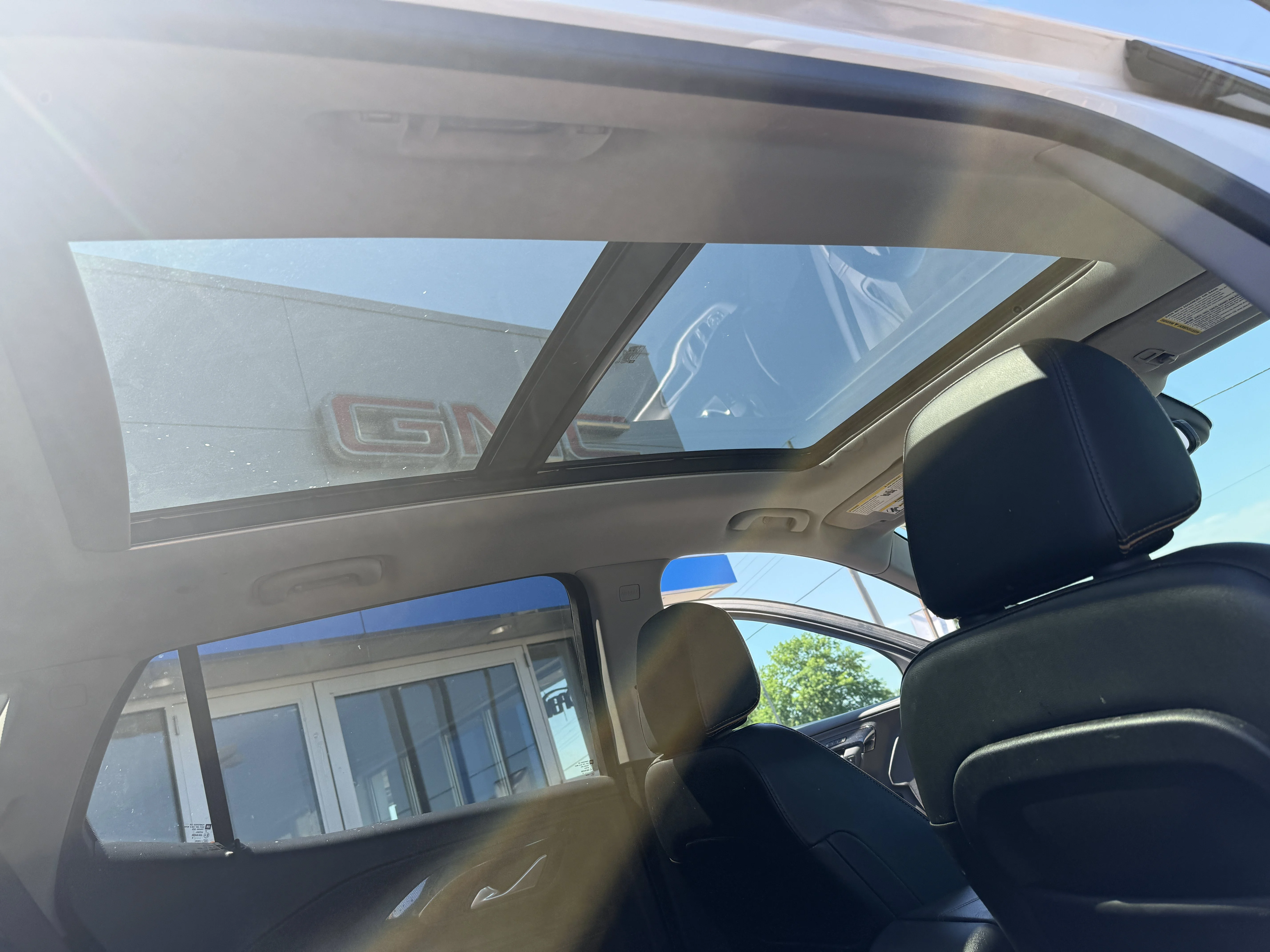Used 2022 Summit White GMC AT4 image 8