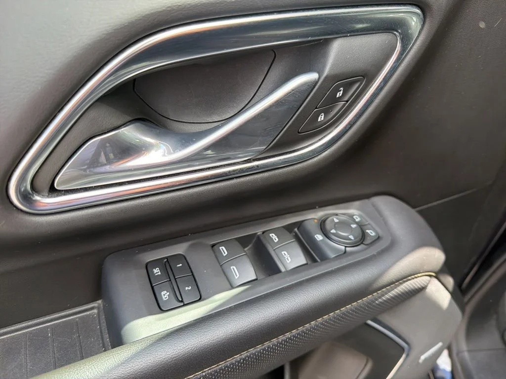 Used 2024 Titanium Rush Metallic GMC SLT image 13