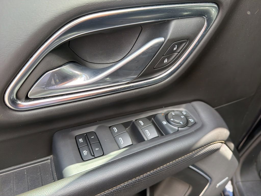 Used 2024 Titanium Rush Metallic GMC SLT image 13