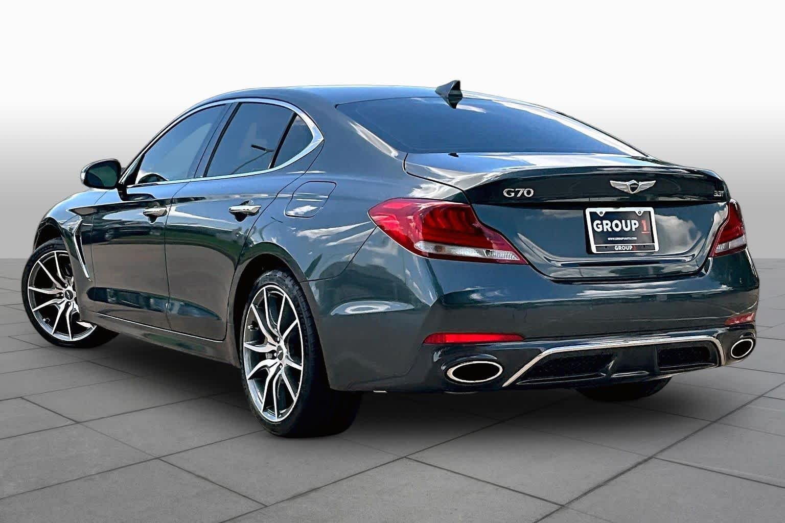 Used 2019 Black Forest Green Genesis 3.3T Design image 12