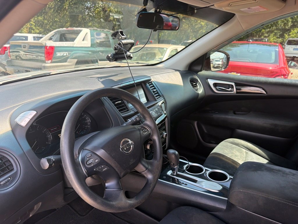 Used 2015 Silver Nissan S image 15
