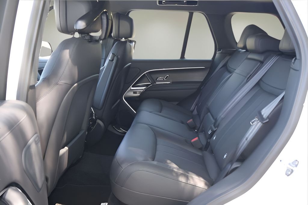 New 2026 Fuji White Land Rover SE image 12
