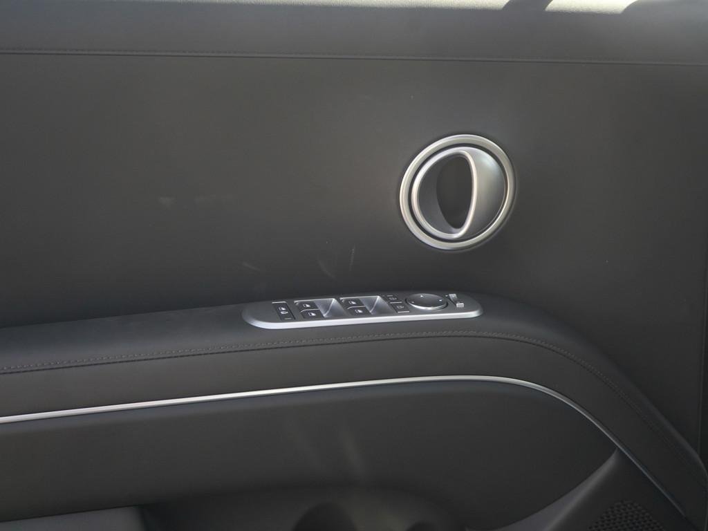 New 2026 Creamy White Pearl Hyundai SEL 7P AWD image 44