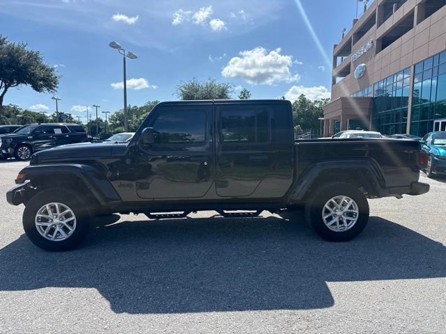Used 2023 Black Clearcoat Jeep Sport S Crew Cab Pickup image 2