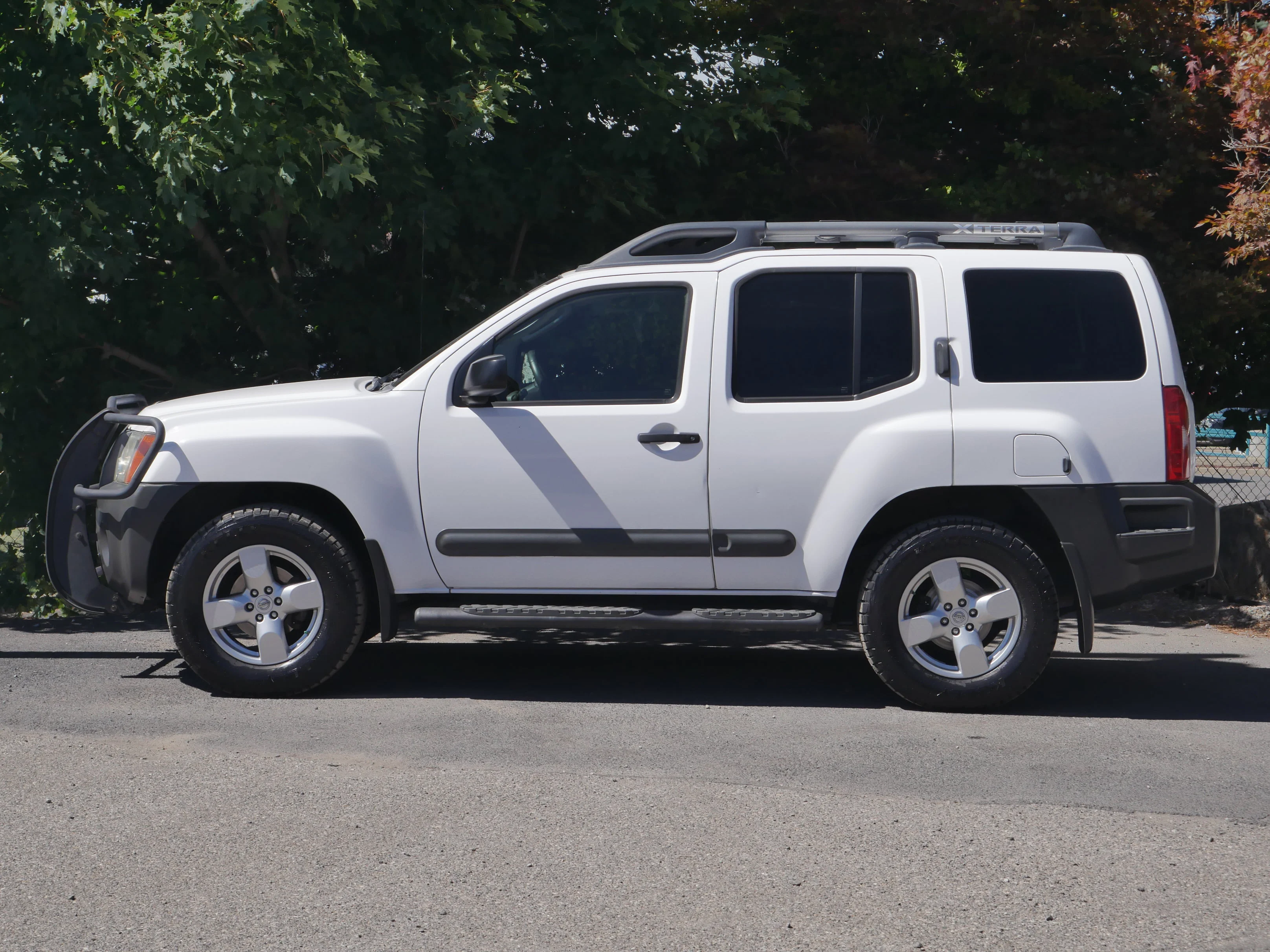 Used 2008 Avalanche Nissan SE image 13