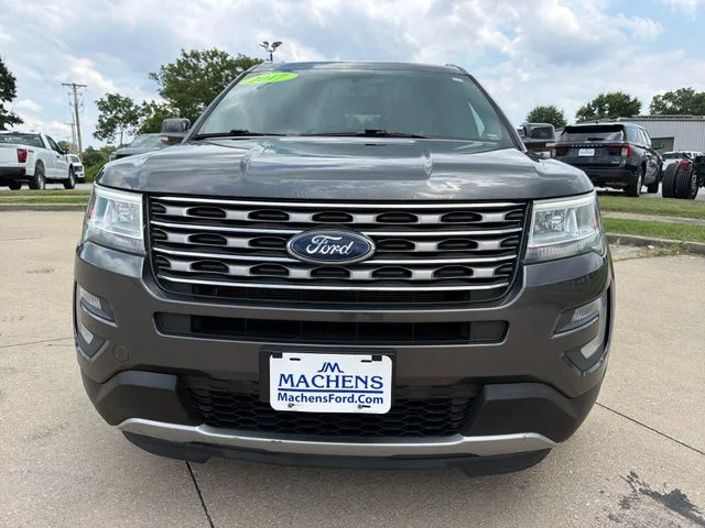 Used 2017 Gray Ford XLT image 11