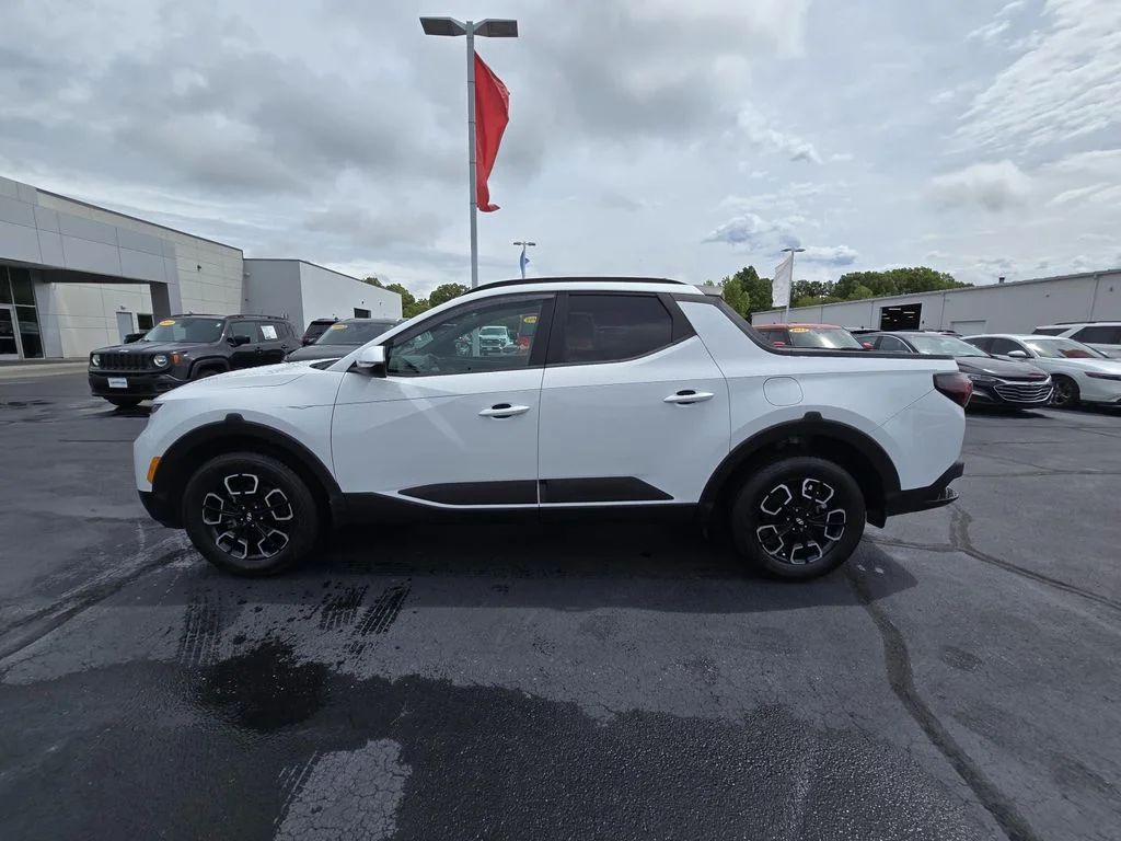 Used 2022 Ice White Hyundai SEL Premium image 4