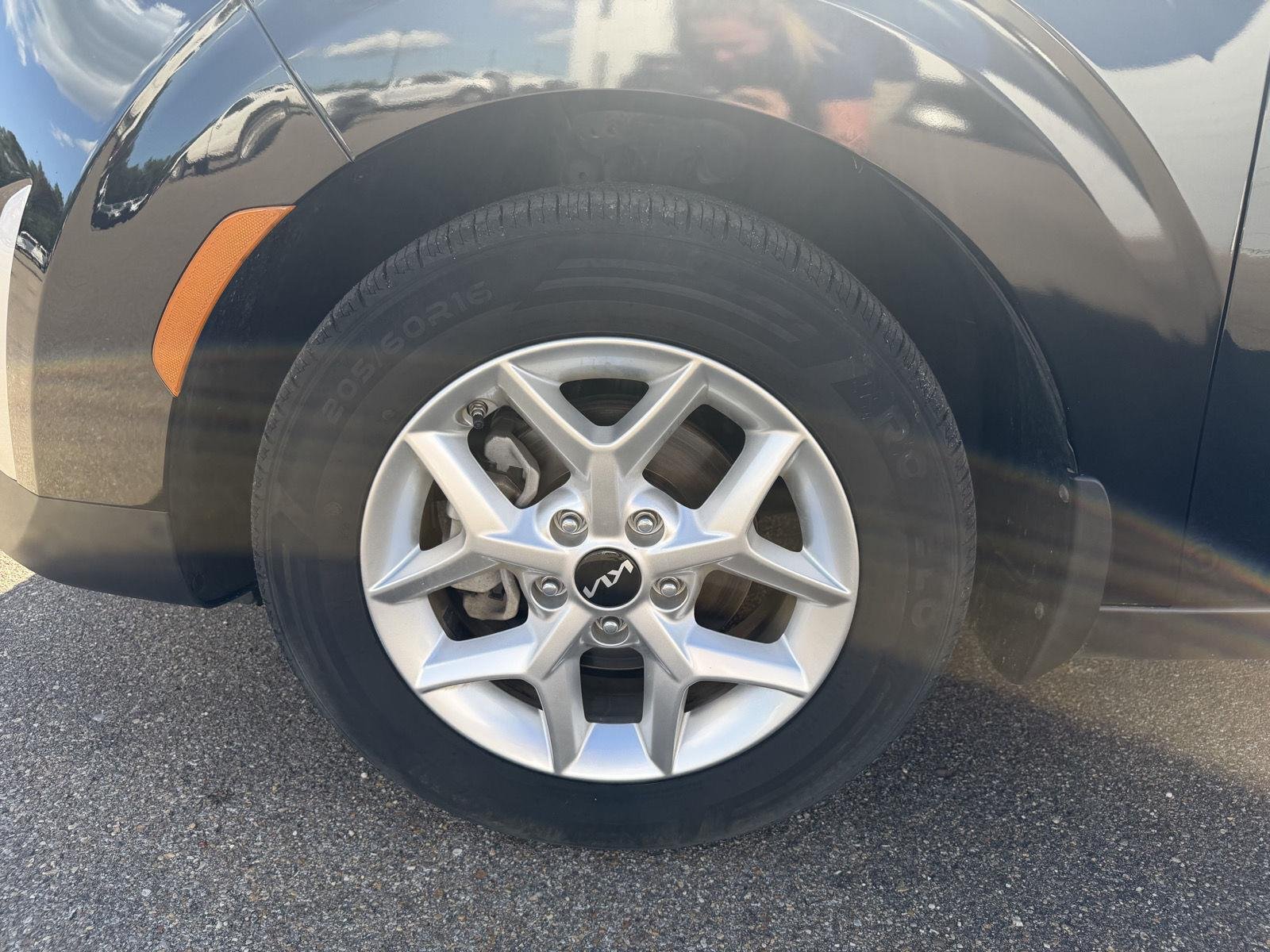 Used 2023 Fusion Black Kia LX image 24