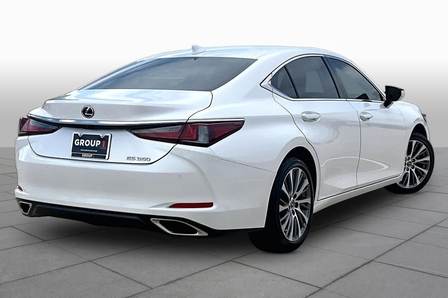 Used 2020 Eminent White Pearl Lexus  image 13
