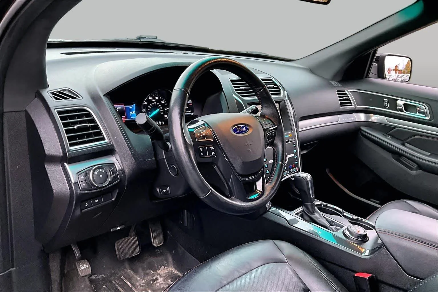 Used 2016 Absolute Black Ford Sport image 18
