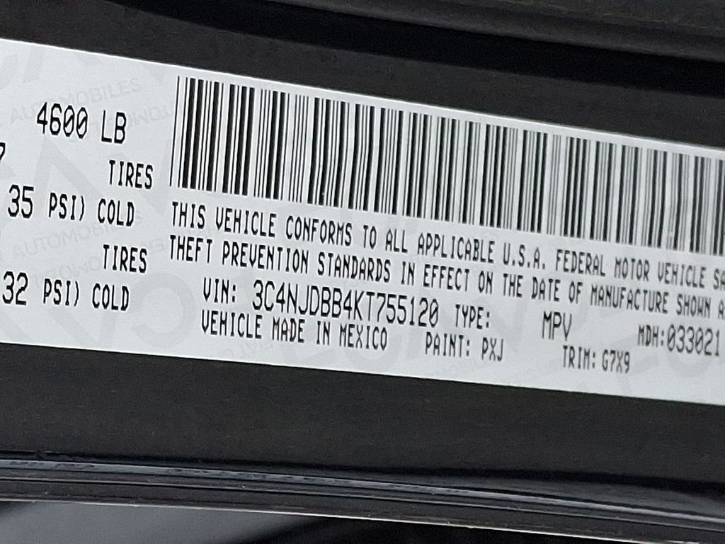 Used 2019 Black Jeep Latitude image 27