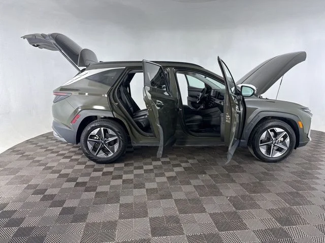 Used 2025 Green Hyundai SEL Convenience image 15