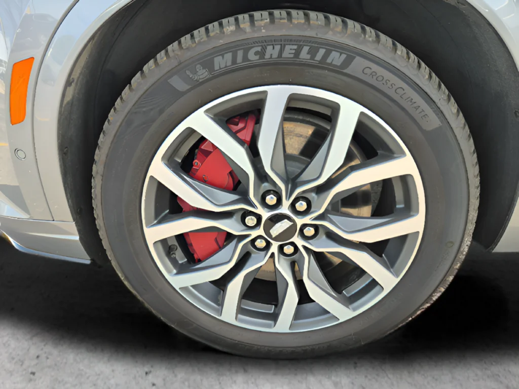 Used 2024  Cadillac Sport image 35