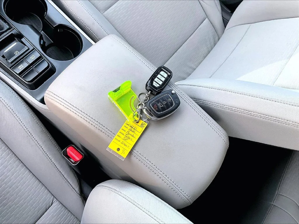 Used 2020 Silver Hyundai SE image 36