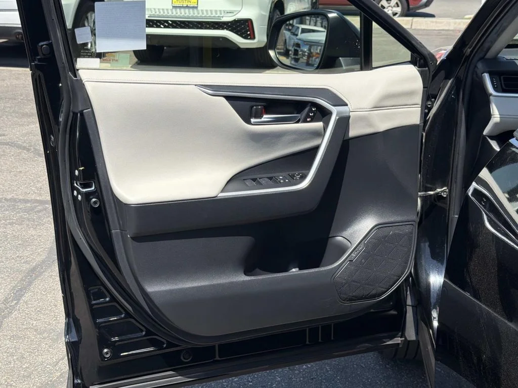 Used 2019 Midnight Black Metallic Toyota Limited image 21