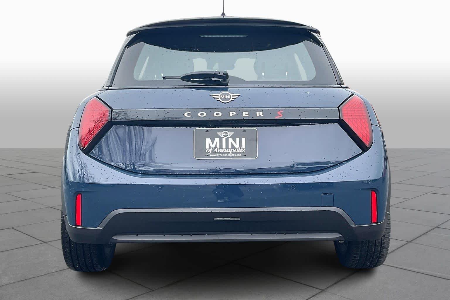 New 2026 Indigo Sunset Blue Metallic MINI Signature Plus image 4