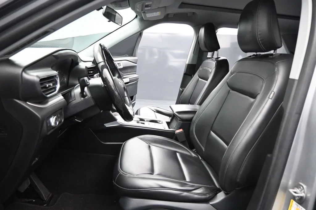 Used 2021 Silver Ford XLT image 9