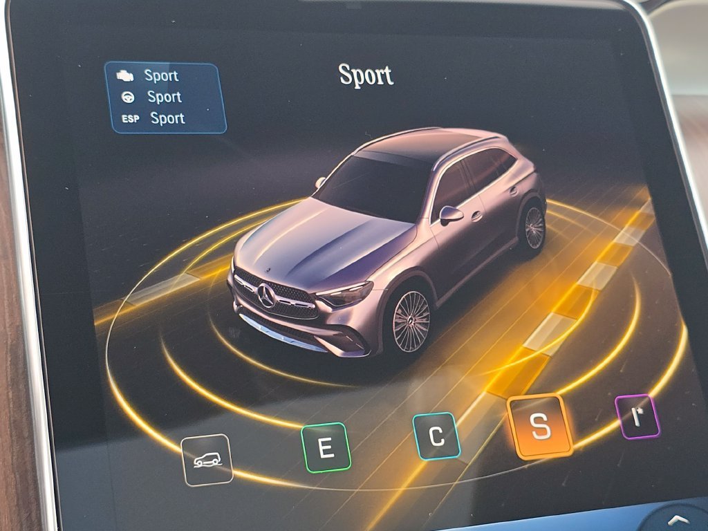 New 2027 Polar White Mercedes-Benz GLC 300 image 72