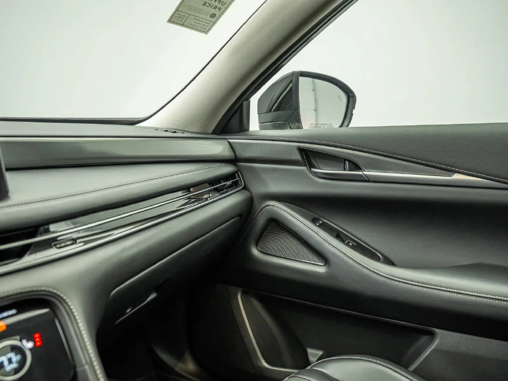 Used 2023 Warm Titanium INFINITI LUXE image 29
