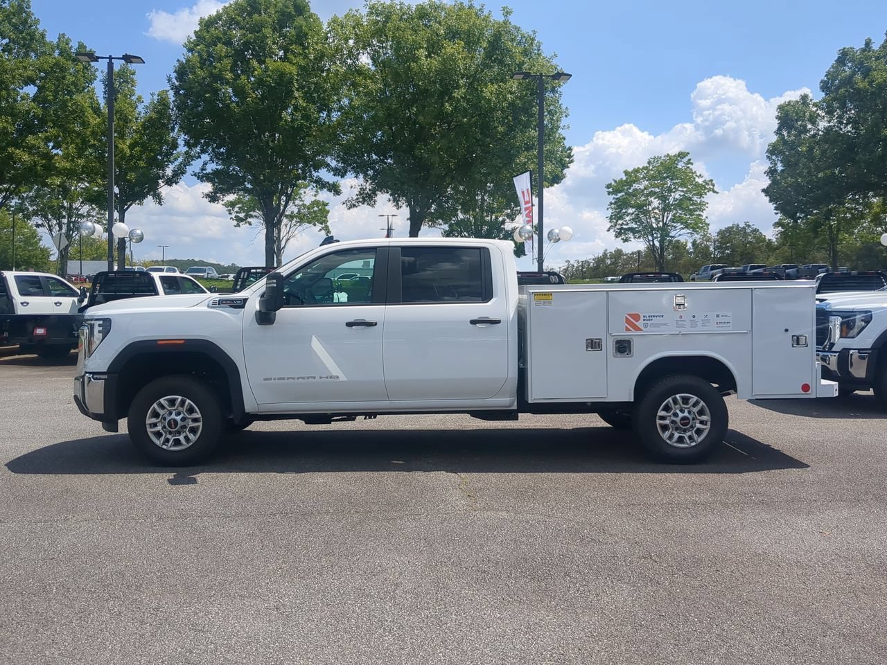 New 2026 Summit White GMC Pro image 5