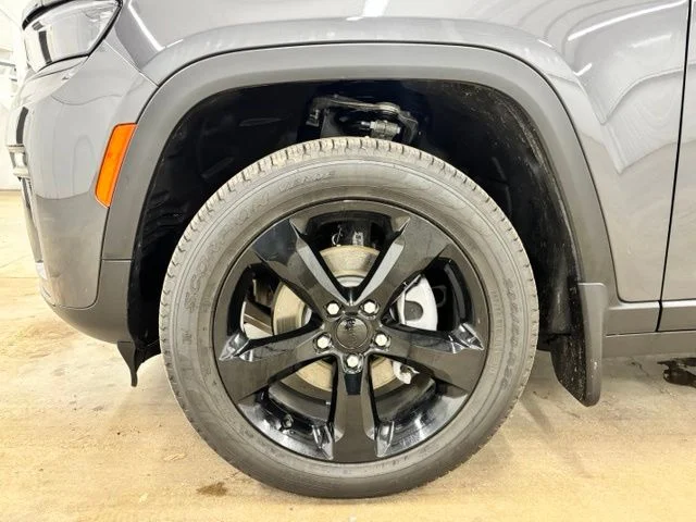 Used 2026 Gray Jeep Limited image 9