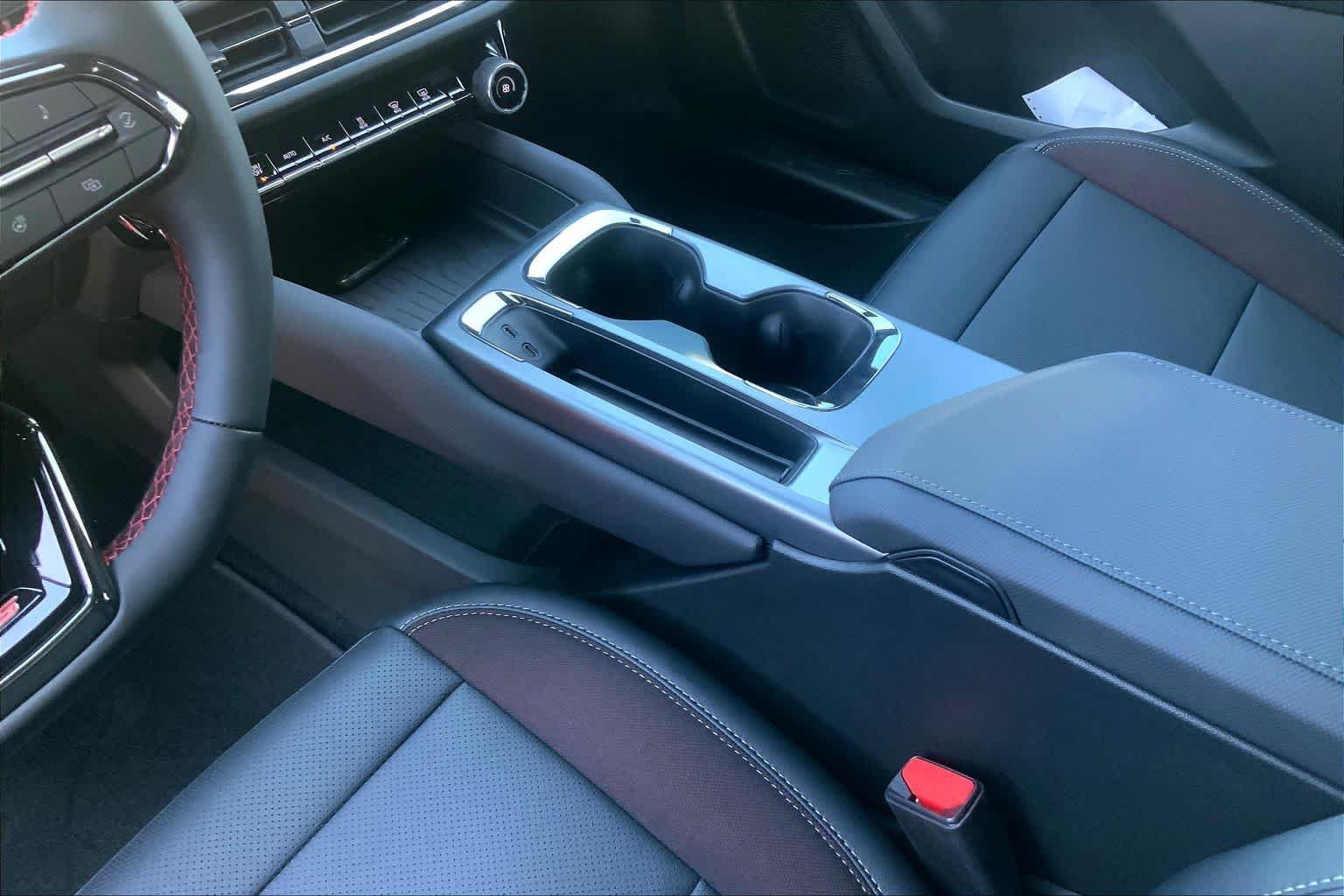 2026 Chevrolet Equinox EV RS - Photo 7
