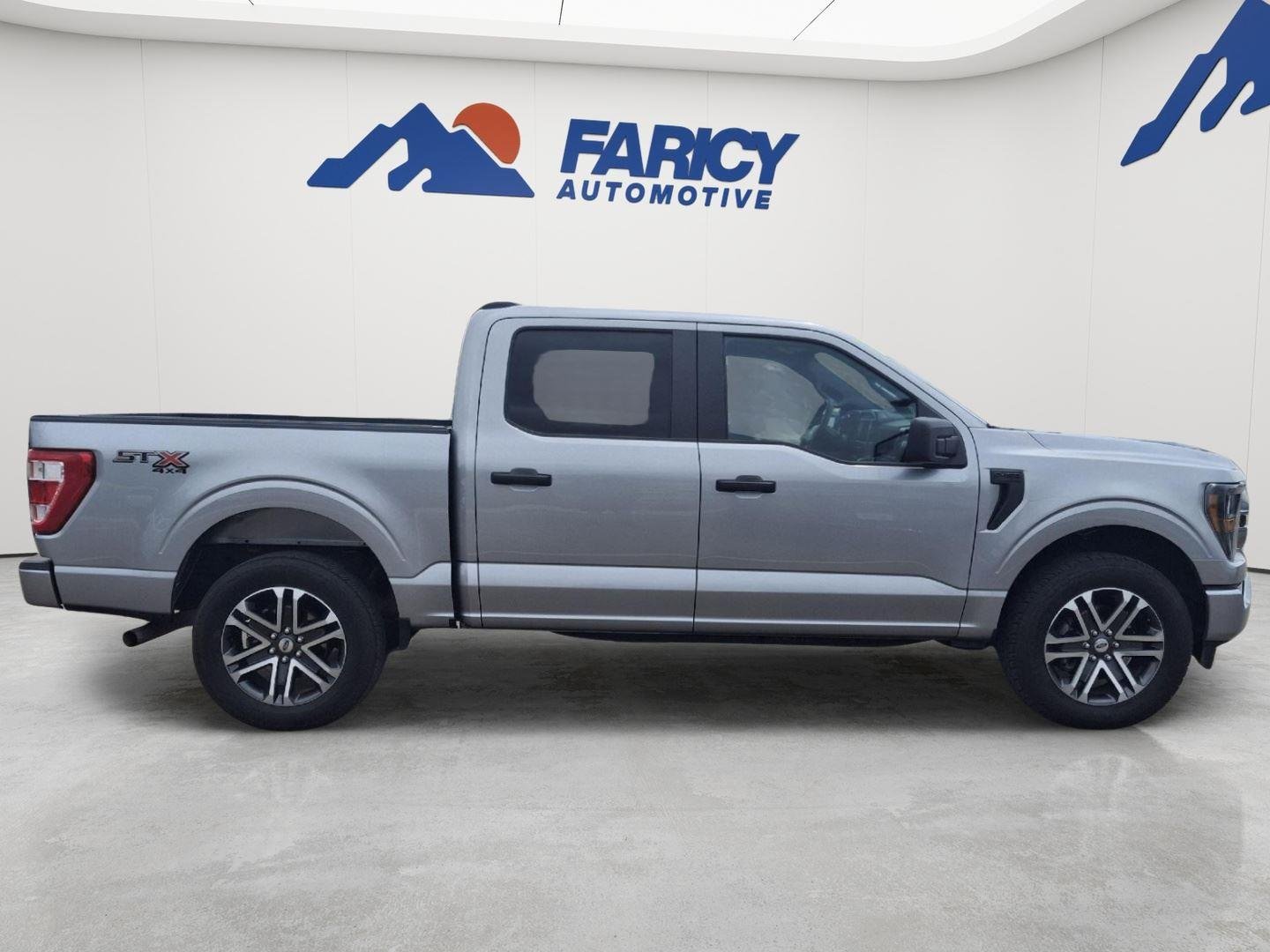 Used 2023 Iconic Silver Ford XL image 4