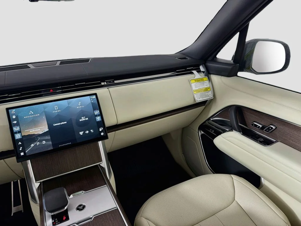 New 2026 Constellation Blue Ultra Metallic Gloss Land Rover SE LWB 7-Seats / V8 image 25