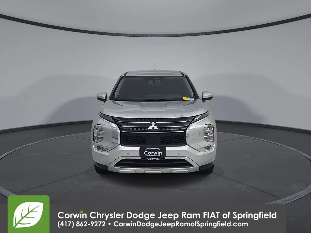 Used 2024 Blue Mitsubishi SE image 5