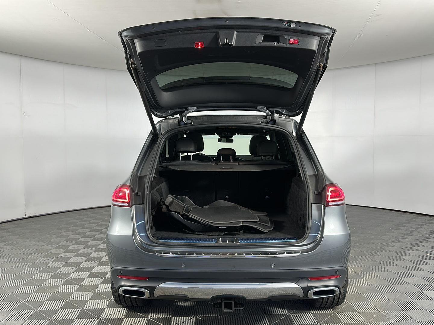Used 2022 Selenite Grey Metallic Mercedes-Benz GLE 350 image 22