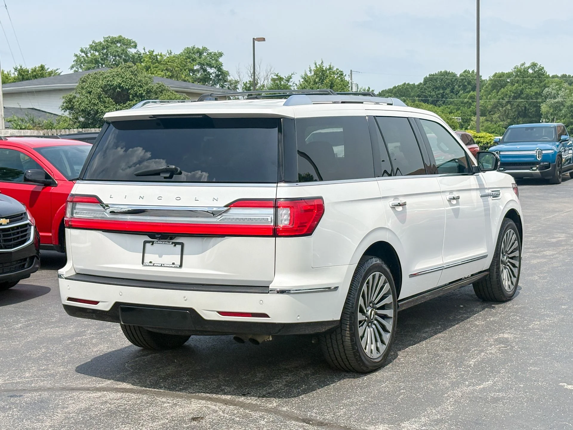 Used 2019 White Lincoln Reserve image 16
