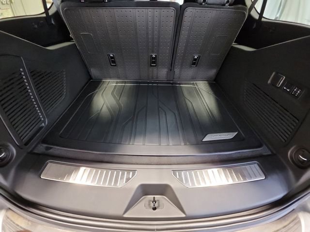 2026 Chevrolet Suburban Premier - Photo 21