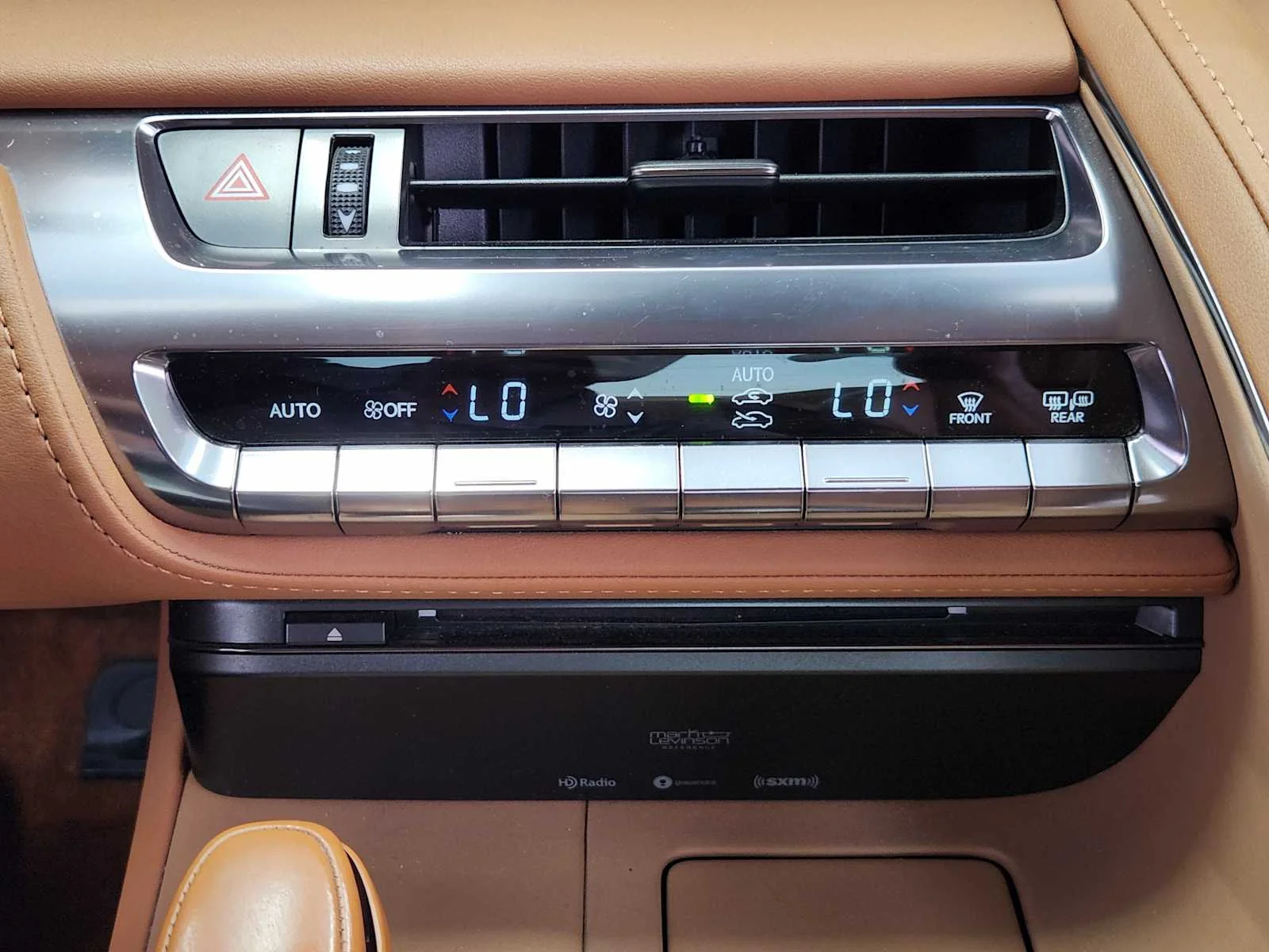 Used 2018 Ultra White Lexus  image 14