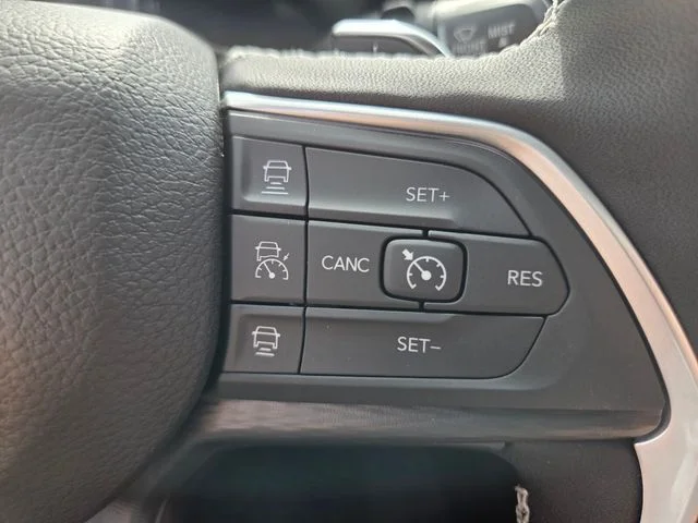 New 2026 Silver Zynith Jeep Laredo X image 29