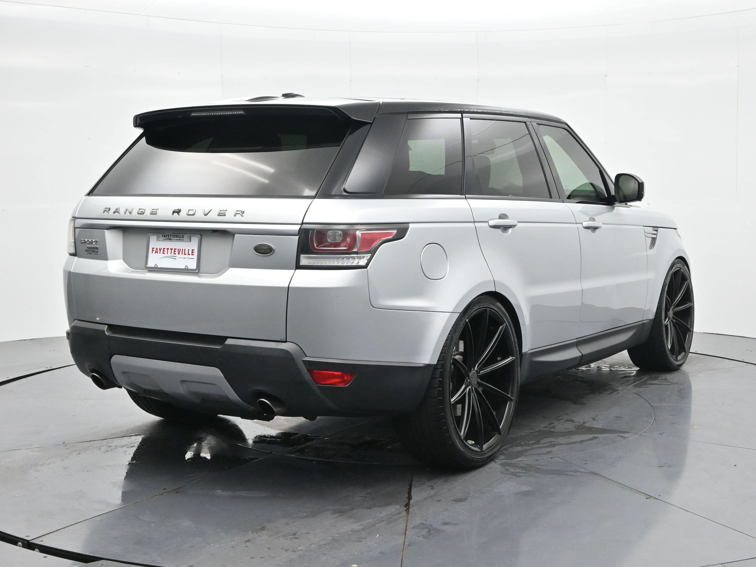 Used 2014 Causeway Gray Metallic Land Rover HSE image 5