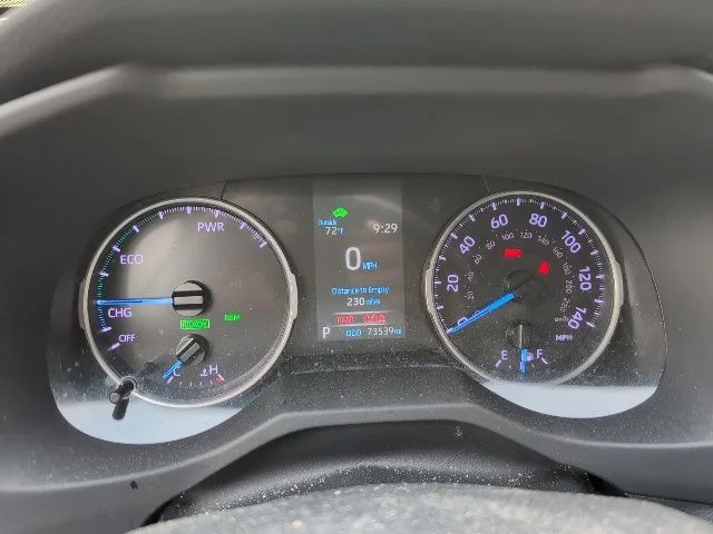 Used 2022 White Toyota XLE image 25