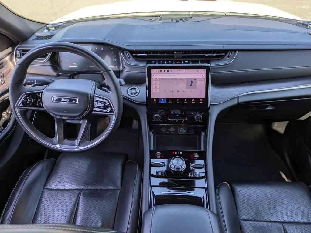 Used 2022 White Jeep Overland 4xe image 17